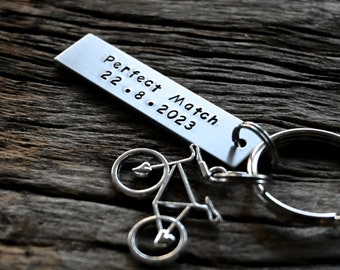 Personalized Bicycle Keychain - Engraved Charms Keyring for Cyclists - Customizable Gift