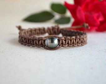 Handwoven Tahitian Pearl Bracelet: Macrame Grey-Brown Leather, Boho Jewelry