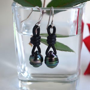 Tahitian Teardrop Pearl Earrings/Genuine Tahitian Pearls/Tahiti Pearls Earrings/Leather and Pearls/Boho Earrings/Holiday Gift/For Her/Yevga