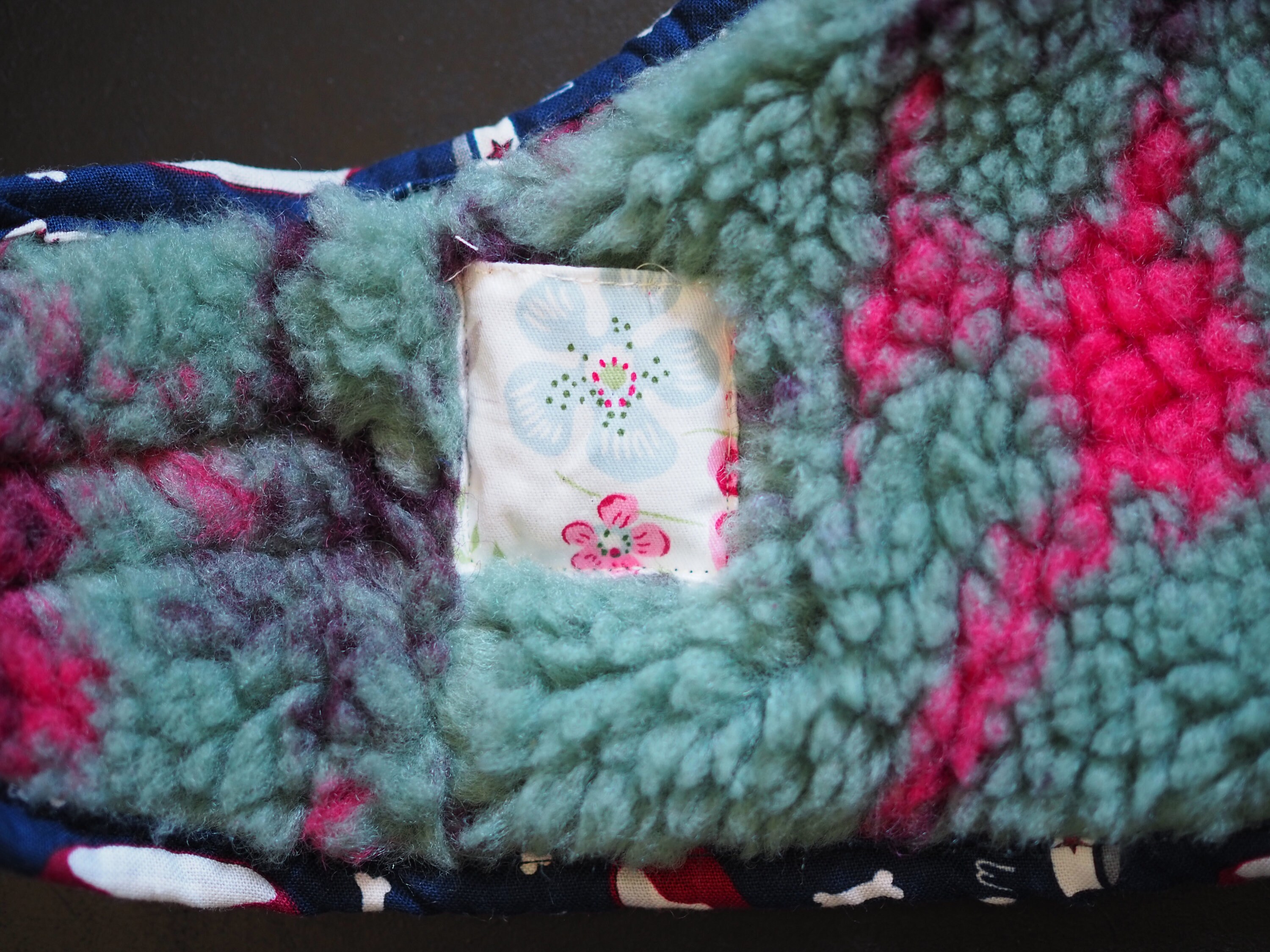 Britische grüne Hund Mantel Medium mit Apple Airtag Beutel Etsy