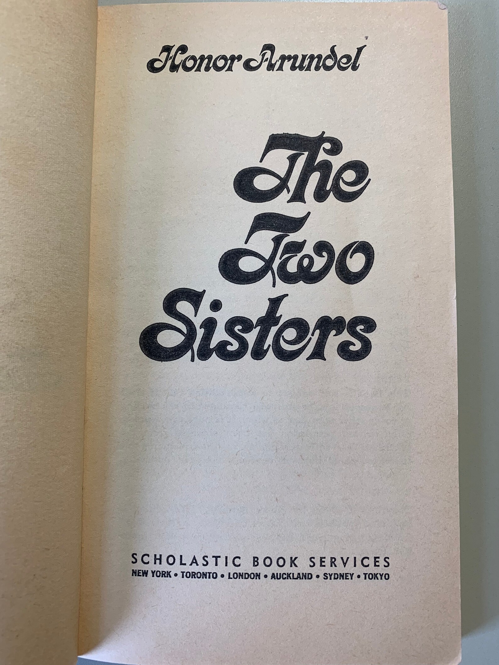 Honor arundel zena sutherland essay 03 picture