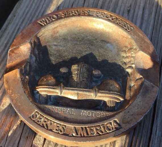 SALE - 1930's General Motors Vintage Ashtray "Who Ser… - Gem