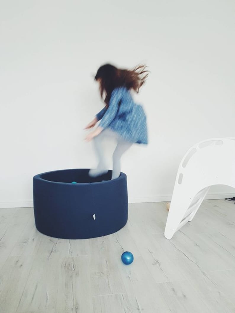 massive sale sale out indoor ball pit -80x40cm-160 balls last opportunity to buy