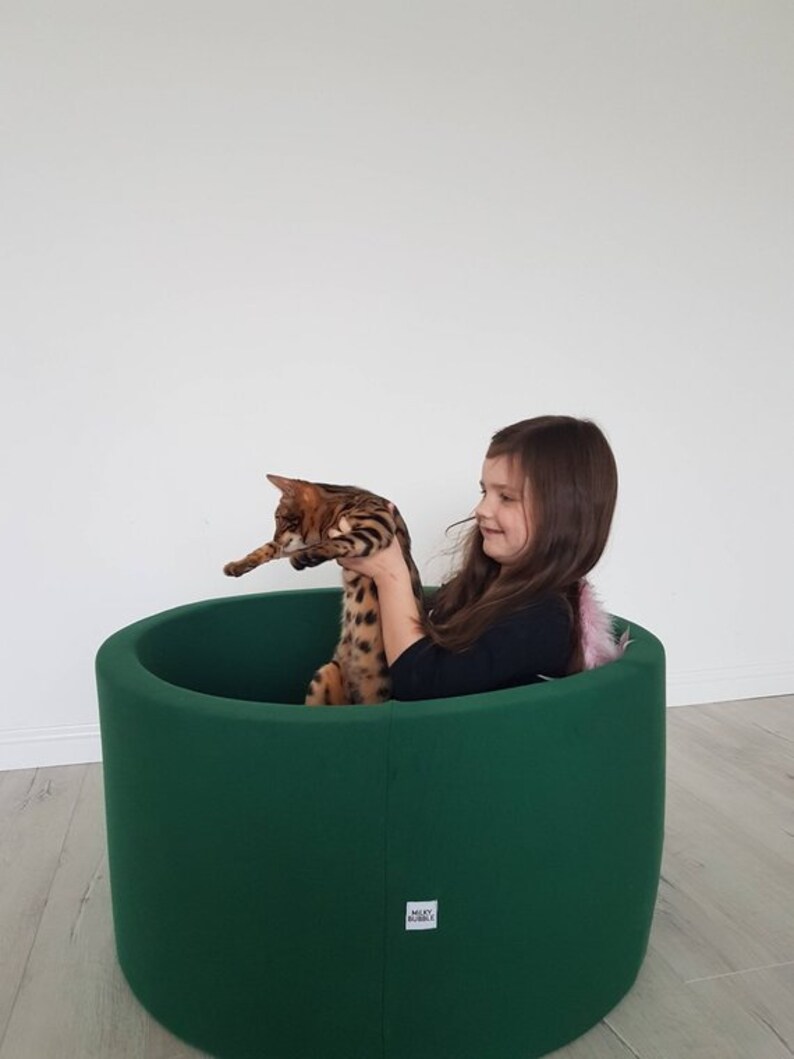massive sale sale out indoor ball pit -80x40cm-160 balls last opportunity to buy