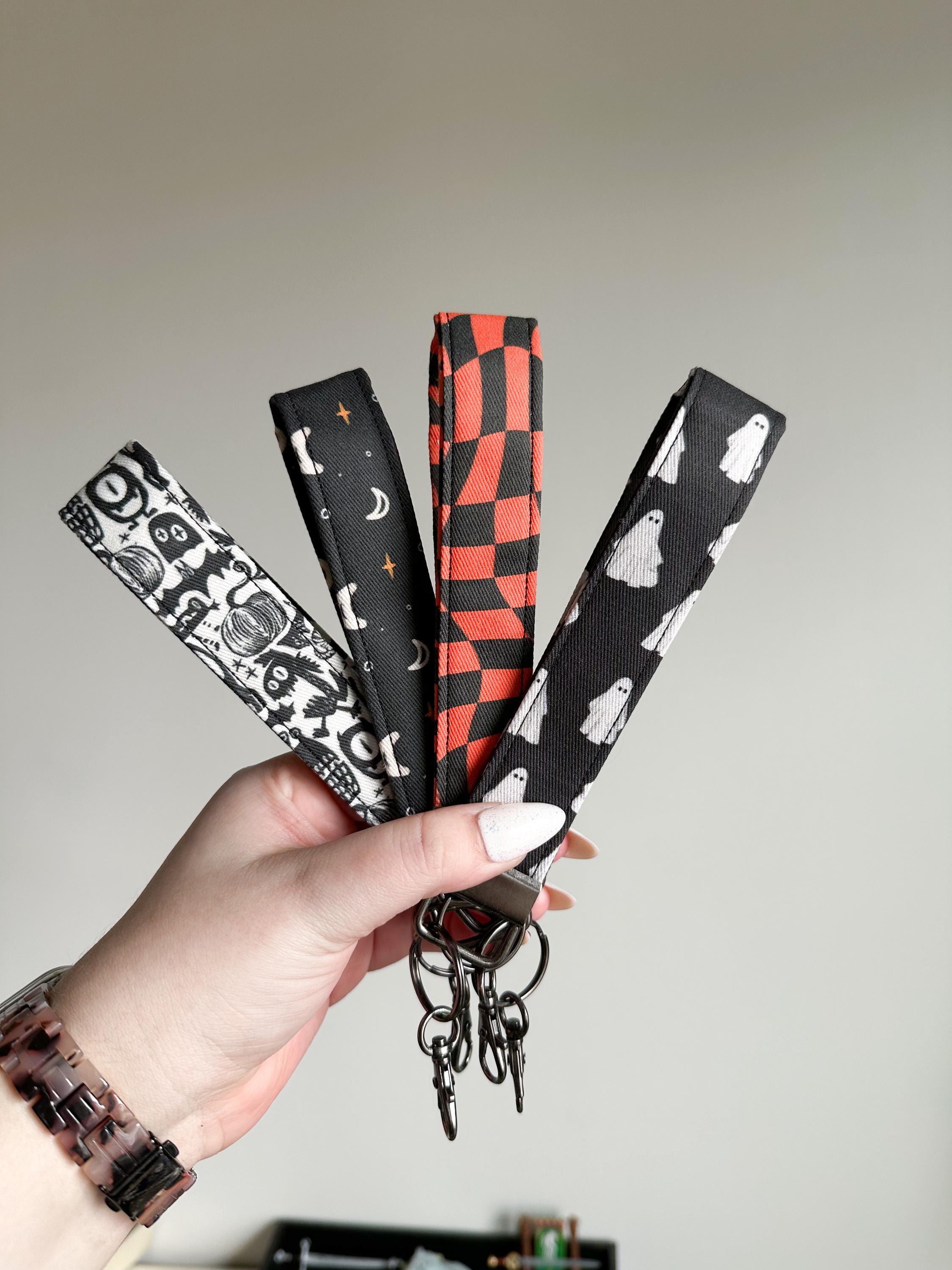 Vintage Halloween Inspired Keychain Wristlet Key Fob Alt/Goth Lanyard for Keys Car Accessories Keychain