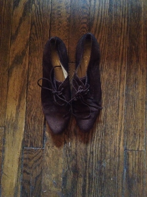 Vintage JOAN AND DAVID lace front granny shoes