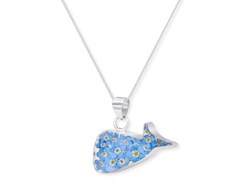 Collier baleine par Shrieking Violet® Pendentif en argent sterling avec de vrais myosotis. Cadeau idéal pour plongeur ou amoureux des baleines.