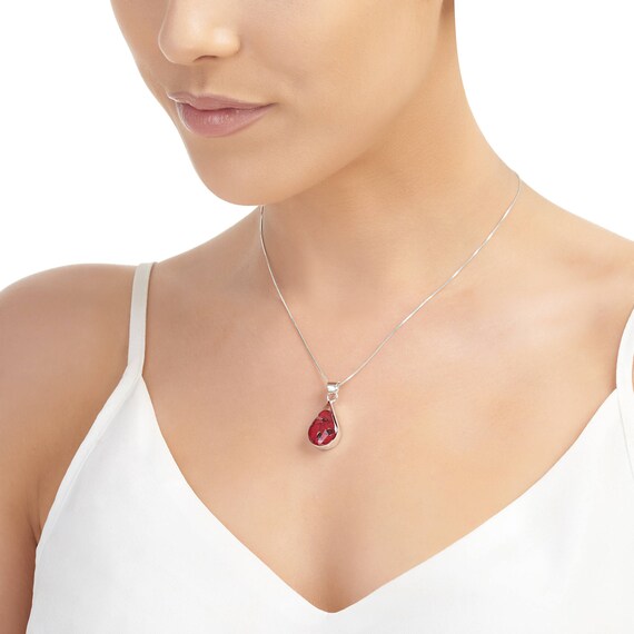 Piccolo ciondolo a forma di goccia in argento sterling per collane