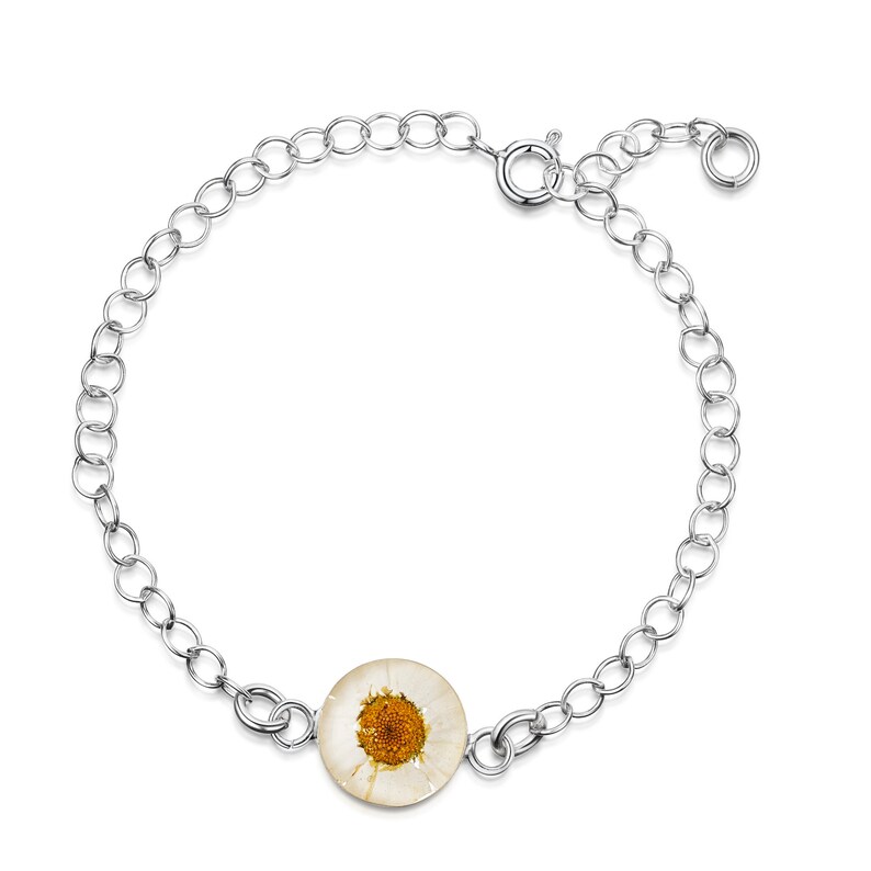Hippie chic birthday gift for her. Daisy bracelet by Shrieking Violet\u00ae Sterling silver links bracelet with a real daisy