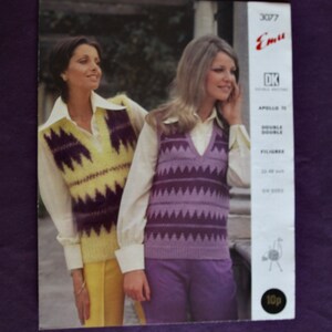 Vintage Knitting Pattern - Emu 3077