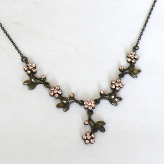pendant necklace gift 60s floral jewelry black and white necklace floral necklace vintage 1960s necklace vtg necklace beaded necklace