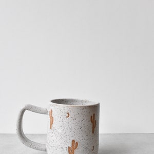 Cactus Speckled Stoneware Mug in White Bild 3
