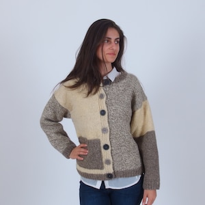 Cárdigan de lana 100% natural abotonado, suéter grueso de cardigan de invierno, cárdigan cálido de lana pura sin teñir, cárdigan asimétrico con bolsillo