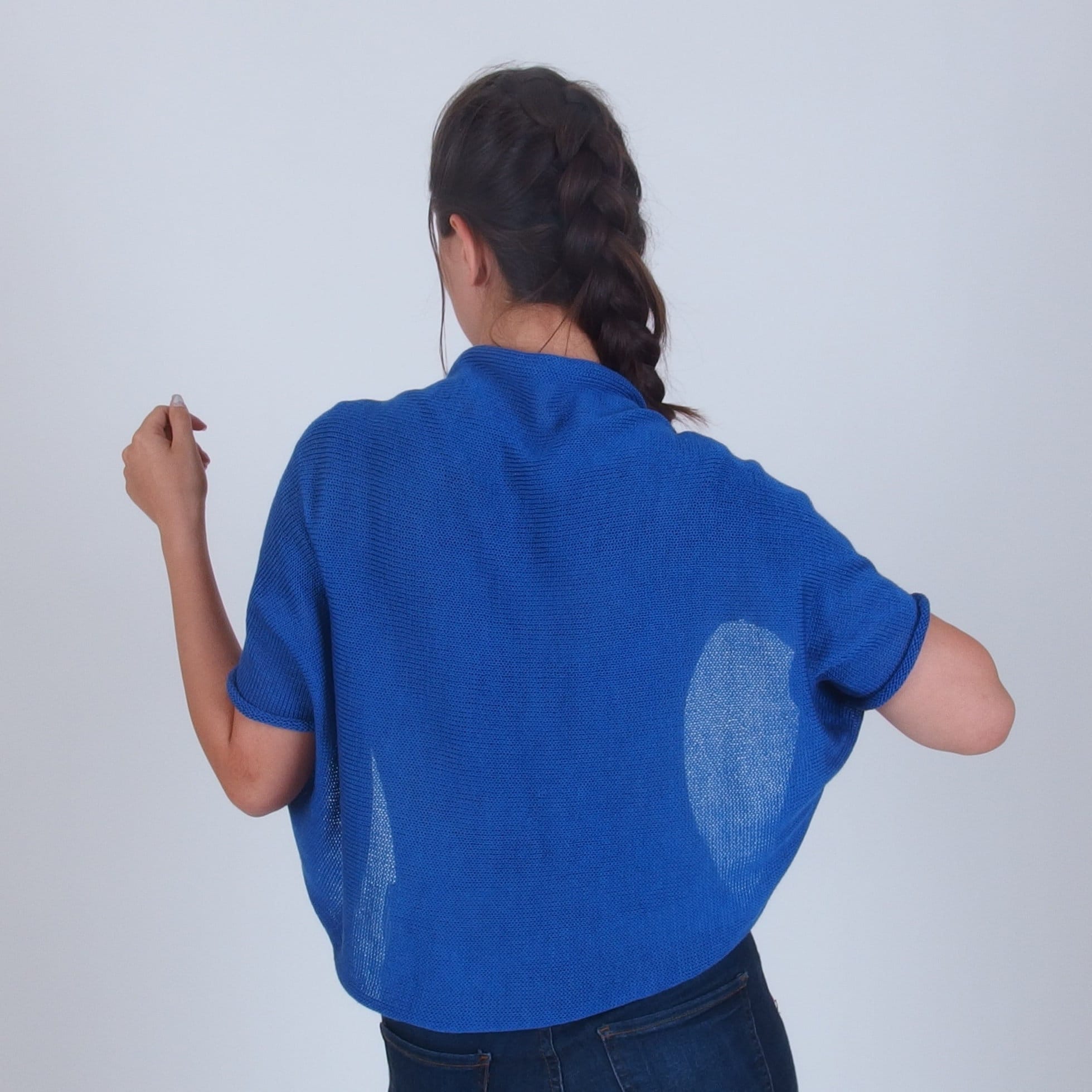 ピュアメリノウールのボレロシュラグ、オープンフロントのクロップド