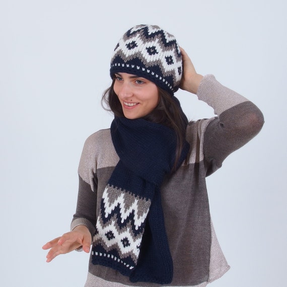Hand Knit Women display picture 3