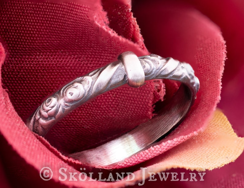 Claires Rose Key Ring © Outlander Sterling Silver Blade in