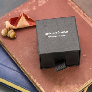 Skolland Jewelry black gift box for rings