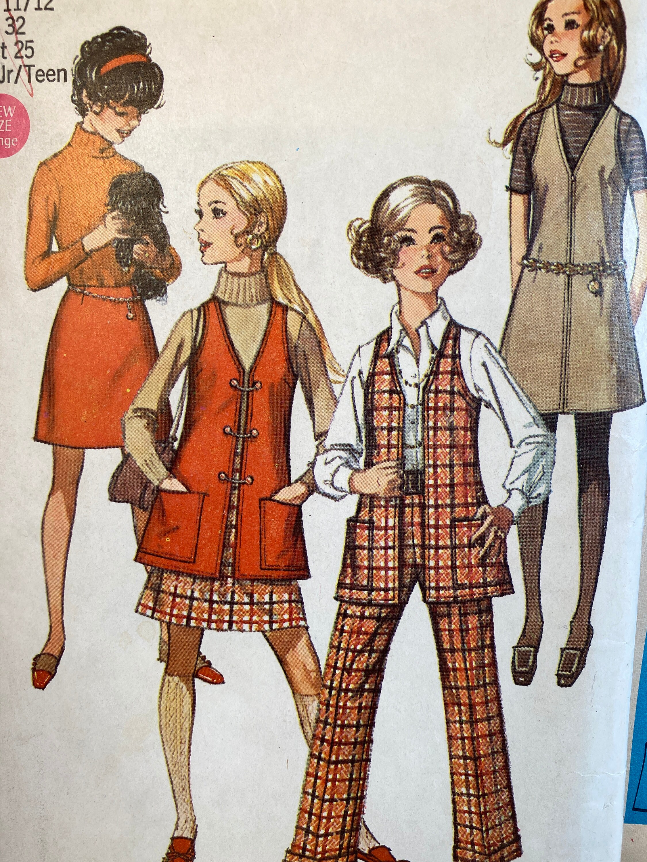 1970s Simplicity 8947 Vintage Sewing Pattern Girls Mini Skirt