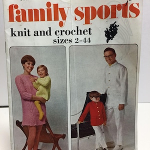 1970s Knitting & Crochet Pattern Book: Family Sportswear (Sizes 2-44)
