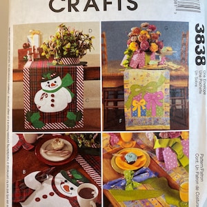 Snowman Placements McCall&#39;s 3838 Crafts, Sewing Pattern, Snowman Accessories, Table Runners, Centerpieces, Napkins, Gift Box Party Theme