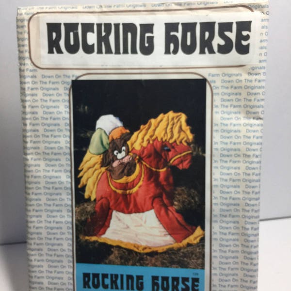 Baby Quilt, abajo en la granja, Rocking Horse, colcha de animalitos, de costura, patrón acolchado, - edredón del bebé - regalos de bebé Vintage de los años 1980