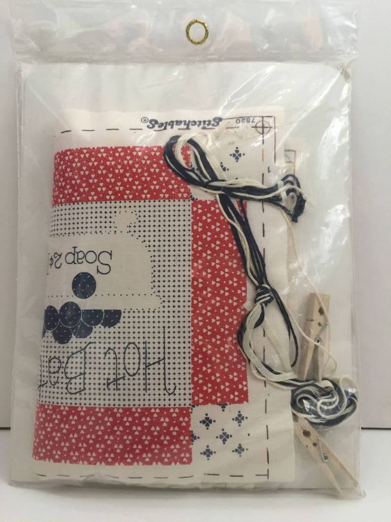 Stitchables Collection Antiqued Quilts Hot Bath Bathroom Picture Embroidery Dimension Kit 7820 Crewel Quilt Wall Hanging Mini Quilt