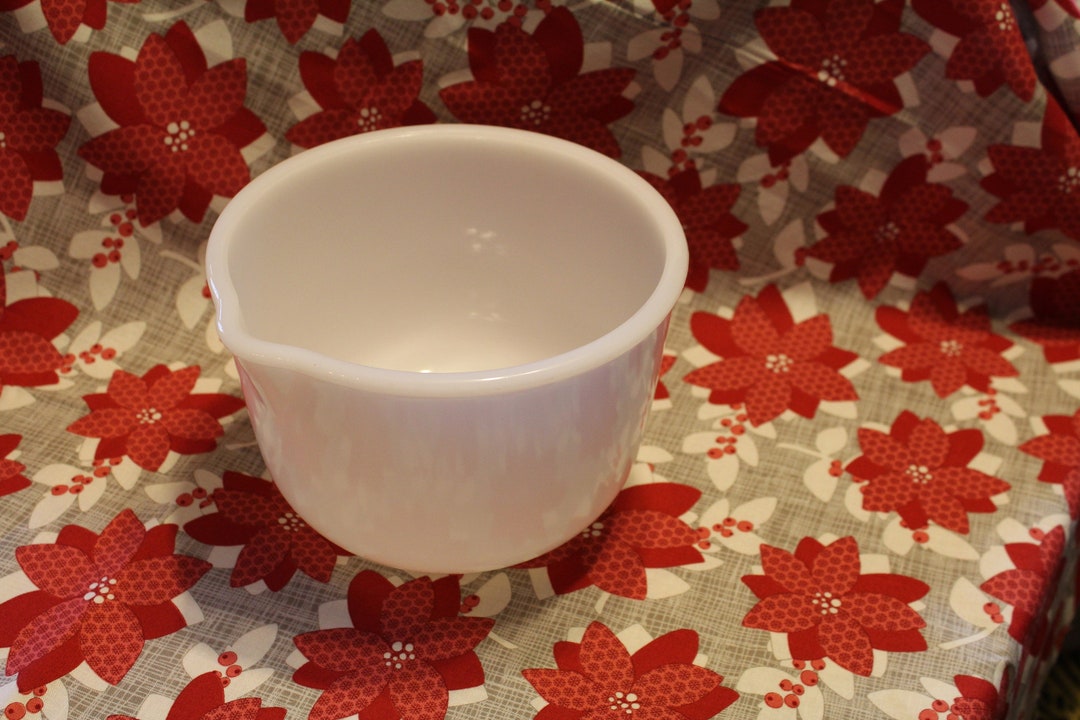 Vintage Sunbeam Milk Glass Glasbake Mixing Bowl 17 6 Cup Capacity Etsy