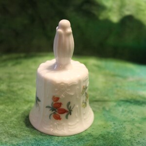 Schirnding Porzellan (Porcelain) Bell, Bavaria Germany White With Floral Design