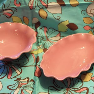 Vintage Pfaltzgraff Pink Ceramic Ruffle Edged Oval Serving Dish Or Round Bowl