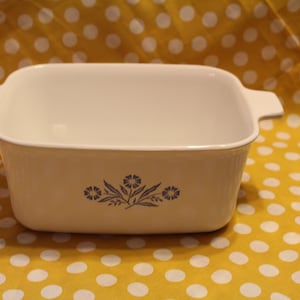 Vintage Corning Ware Blue Cornflower Baking/Casserole Dish 1 1/2 Quart (P-4- B)