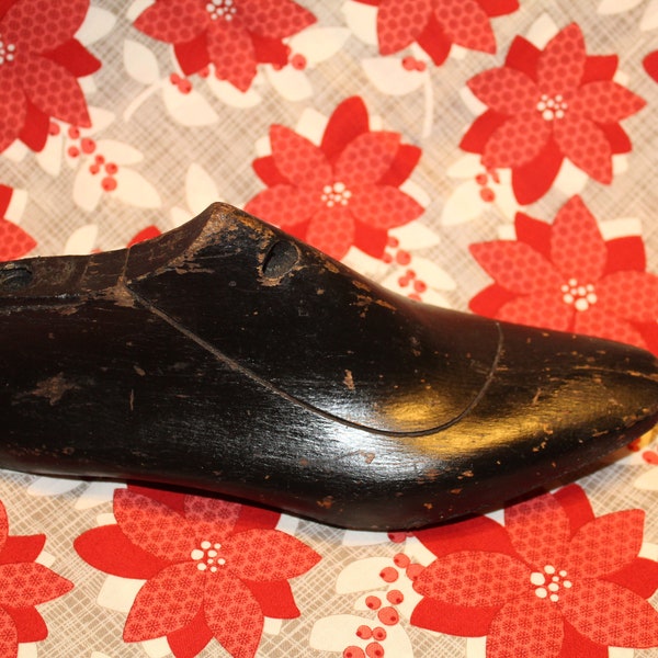 Vintage  Wood Shoe Form /Shoe Last. Made of Maple, Women's Right Foot, Size 7