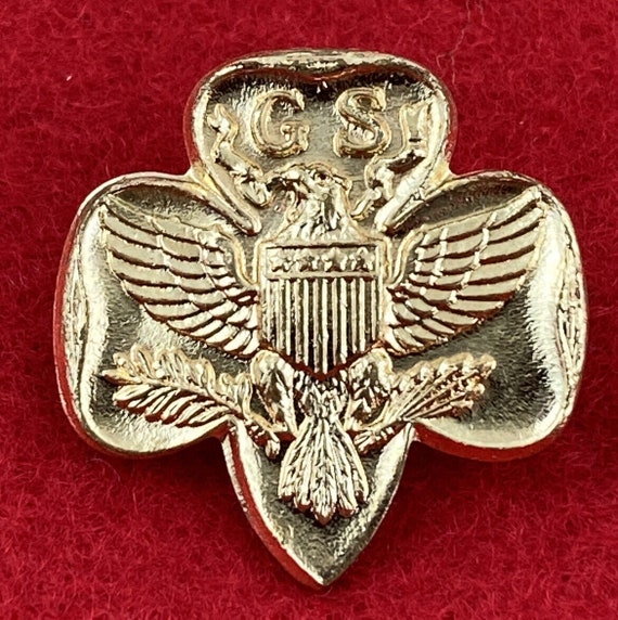 Vintage Brownie Girl Scout Uniform Pins and Brownie R… Gem