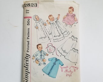 Simplicity 2823 Infant's Layette with transfer