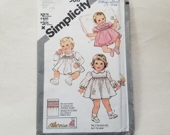 Simplicity 5817 pattern Babies plain or smocked dress and panties UNCUT / Size: Newborn