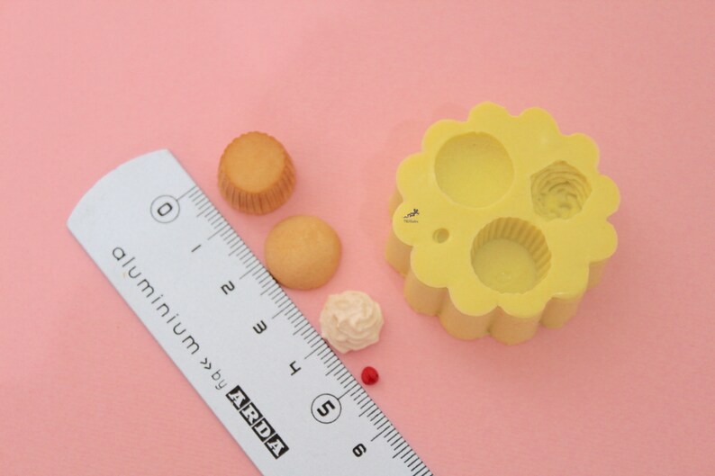 Cupcake Silicone Mold,Molds,Polymer Clay Mold,Silicone Mold For Resin,Dollhouse,Soap,Cake,Cookies,Clay,Candy,Chocolate-Made in Italy ST482