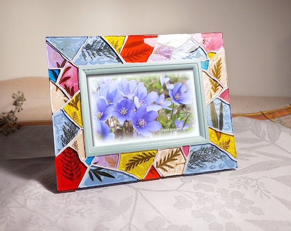Mosaic Picture Frame: Recycled Stained Glass with Pressed Leaves (4x6 Horizontal)