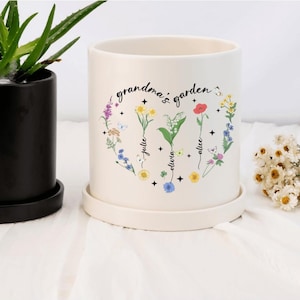 Custom Grandma's Garden Mini Plant Pot, Personalized Birth Flower Pots, Gift for Mom,Grandma Gifts,Outdoor Planter,gift for mom nana