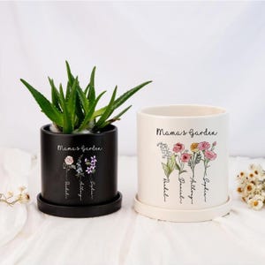 Custom Grandma's Garden Mini Plant Pot,mama's Garden,Personalized Birth Flower Pots, Gift for Mom, Grandma Gifts, Outdoor Flower Pot,