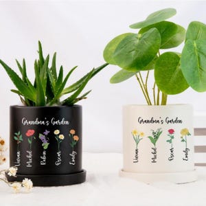 Grandma Gift,Gift for Mom,Personalized Birth Flower Pot,Custom Mini Plant Pot,Grandma's Garden Plant Pot,Outdoor Planter,Mother's Day Gift