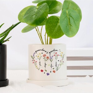 Birth Month Flower Gift for Grandma, Personalized Grandma's Garden Flower Pot,gift for Mom Daughter - Perfect for Mother's Day or Birthday