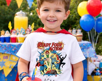 Personalisiertes Superhelden Kinder Geburtstags Shirt - Name ""Ready Four Action"" weißes Baumwoll T-Shirt für Jungen Comic Party Outfit Geschenk