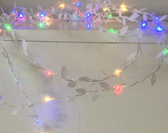 Fil de fée de petite guirlande de feuilles blanches avec 40 mini lumières LED colorées, décoration de mariage de guirlande de lumières LED de 4 mètres, 40 lumières LED