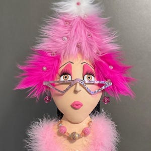 Ms Pretty In Pink Wreath Attachment