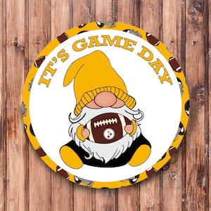 Game Day Gnome_Black and Gold Wreath Sign