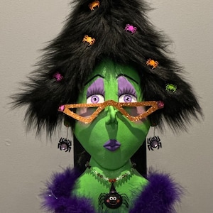 Ms Witch Wreath Attachment