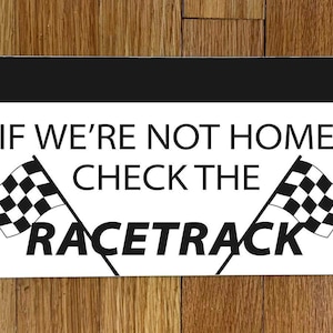 Racetrack Wreath Sign