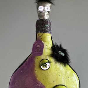 Potion Bottle Wreath Attachment_with Light up Eyes