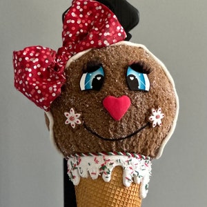 Scoop of Gingerbread Wreath Attachment