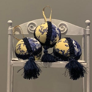 Set of 3 fabric ornaments