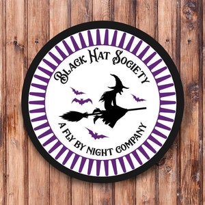 Black Hat Wreath Sign